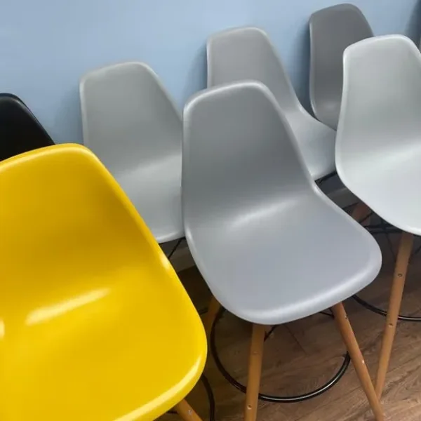 9x bar stools, 6 grey, 1 black, 2 yellow