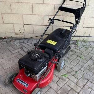 Mountfield self-propelled petrol lawnmower with electric key start - Image 6