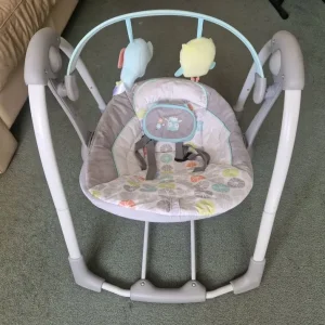 Ingenuity Swing 'n Go Hugs and Toot baby swing - Image 2