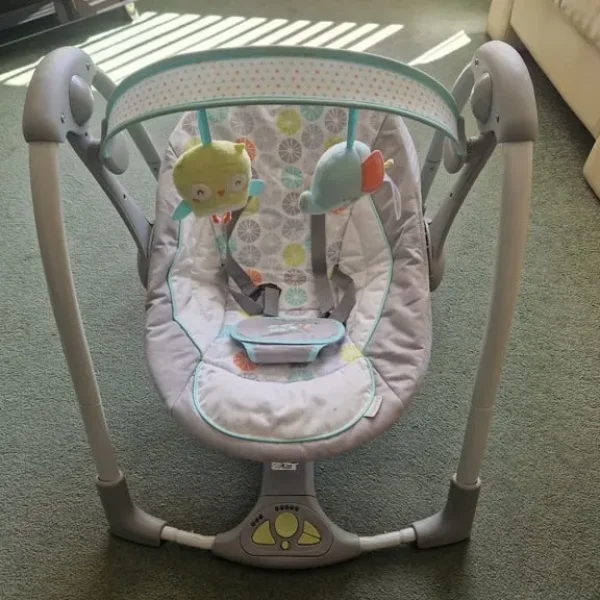 Ingenuity Swing 'n Go Hugs and Toot baby swing