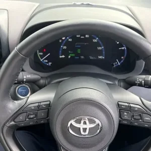 2022 Toyota Yaris Cross 1.5 Hybrid Excel 5-door Estate - Image 6