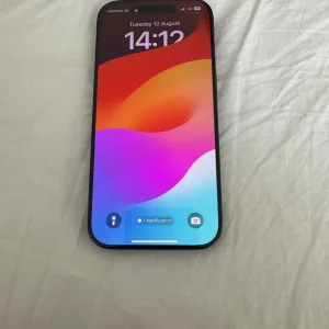 iPhone 16 Pro - Image 4