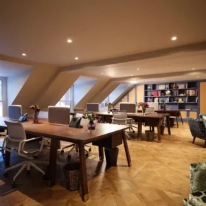 Furnished private offices with 2 to 60 desks - Image 8