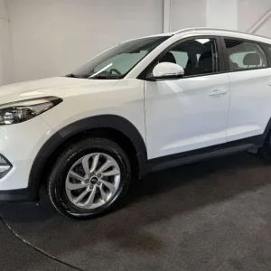 2018 Hyundai Tucson SE Nav Blue Drive 2WD GDi 5dr SUV - Image 2