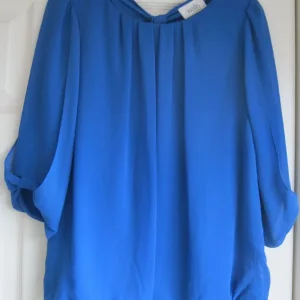 Ladies Tops and T-shirts sizes 8, 10 and 12 - Image 6