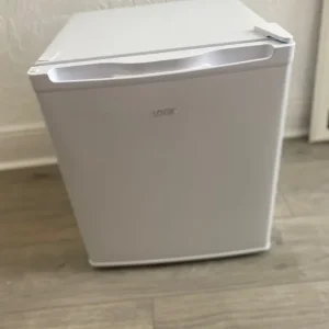 Logik LTT40W23 Table Top Fridge