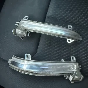 BMW 1 Series F20 wing mirror side repeaters