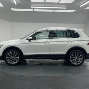 2017 Volkswagen Tiguan 2.0 BiTDI BlueMotion Tech SEL SUV - Image 7