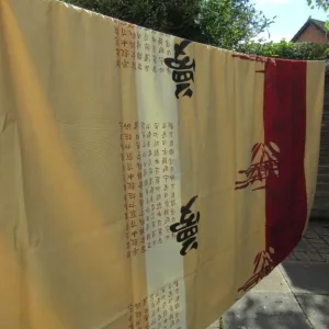 Large bed cover with oriental pattern - Image 2
