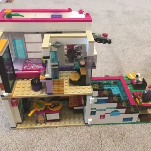 Lego Friends Livi's Pop Star House - Image 2
