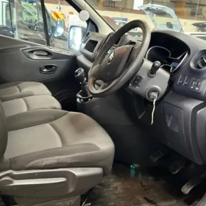 2021 Renault Trafic SL28 ENERGY dCi 120 Business+ Van Panel Van Diesel Manual - Image 2