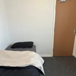 Single Bedroom, All Bills Covered - Image 2
