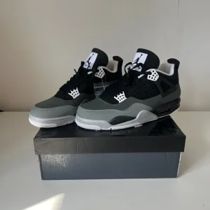 Jordan 4 Fears size 10