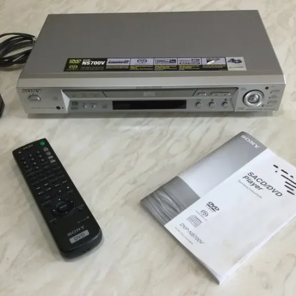 SONY DVP-NS700V SACD/DVD PLAYER - SILVER