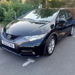 Honda Civic 1.8 2012 manual 5-door hatchback - Image 2