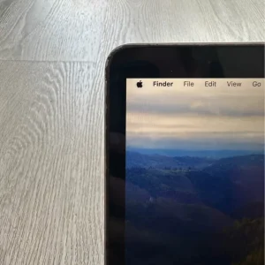 13” 2020 MacBook Air Space Gray - Image 5