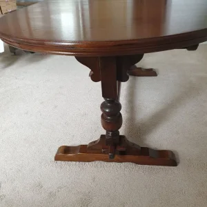 Old charm solid oak dining table with 6 chairs - Image 3