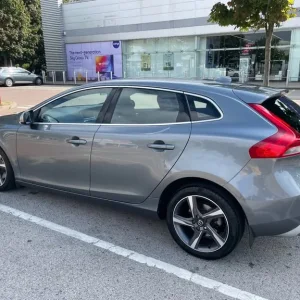 Volvo V40 2.0D 2016 Hatchback - Image 3