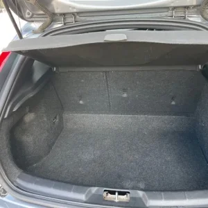 Volvo V40 2.0D 2016 Hatchback - Image 8