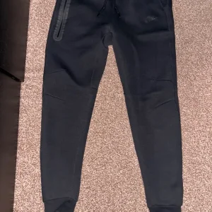 Nike tech fleece full tracksuit - Image 3