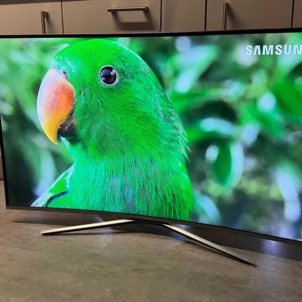 Samsung 49” Curved UHD 4K Smart TV