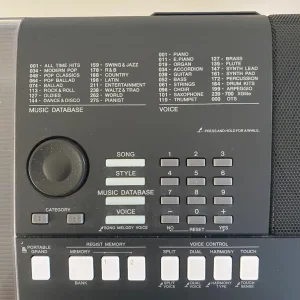 Yamaha PSR-E423 Keyboard with KS7191 Stand - Image 5