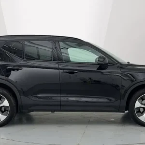 2024 Volvo XC40 Ultimate Mild Hybrid Estate - Image 3