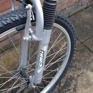 Giant Sedona 19-inch mountain bike - Image 3