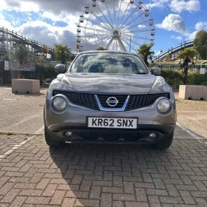 2013 Nissan Juke 1.6 Acenta 5-door hatchback petrol manual - Image 2