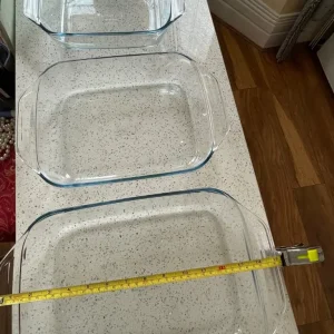 Set of 3 Pyrex baking dishes — large, medium, small