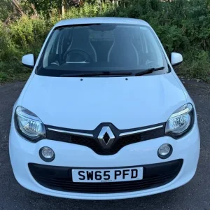 2016 Renault Twingo 1.0 SCE Play 5-door hatchback - Image 2