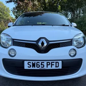 2016 Renault Twingo 1.0 SCE Play 5-door hatchback