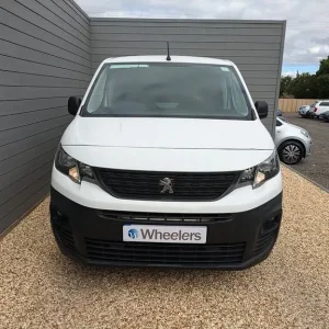 2020 Peugeot Partner BlueHDi 1000 Professional Panel Van Diesel Manual - Image 4