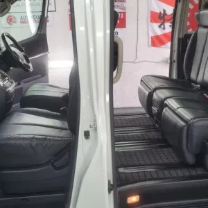 Nissan Elgrand e51 2.5 automatic import 2010 - Image 6