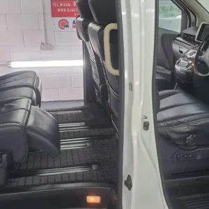 Nissan Elgrand e51 2.5 automatic import 2010 - Image 7