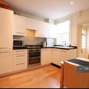 2 bedroom end terrace with private garden in Ramsgate, Thanet - Image 3