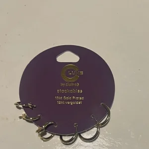 Claires 18kt good plated earrings - Image 3