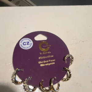 Claires 18kt good plated earrings