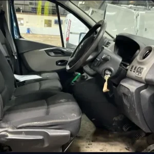 2016 Renault Trafic SL27dCi 115 Business+ Panel Van Diesel Manual - Image 8