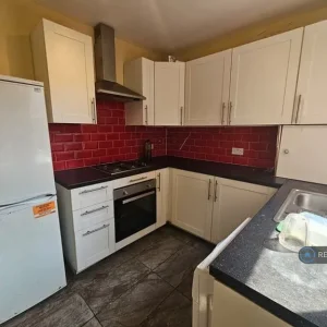 3 bedroom house with back yard in Chipping Norton, West Oxfordshire - Image 4