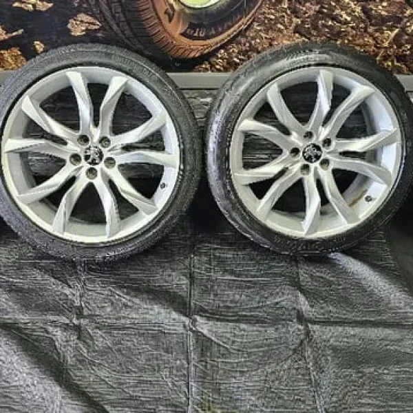 Peugeot 19 inch alloy wheels with 4 tyres