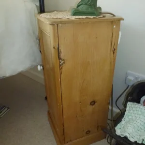 REAL ANTIQUE PINE BEDSIDE CABINET - Image 4