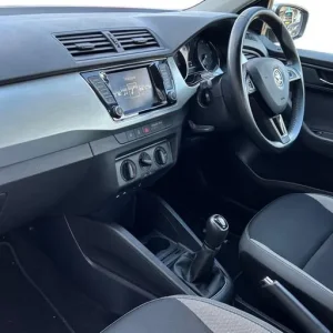 2017 Skoda Fabia 1.0 TSI SE 5-door hatchback - Image 2