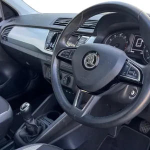 2017 Skoda Fabia 1.0 TSI SE 5-door hatchback - Image 6