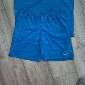 Shorts and tshirt - Image 3