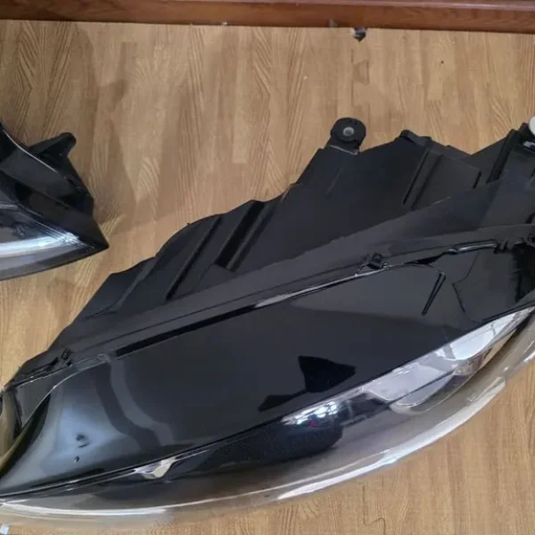 VW Golf MK7 XENON Headlights (Standard, Not Adaptive)