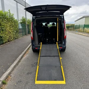 2022 Ford Tourneo Custom Titanium LWB 5-seat MPV - Image 7