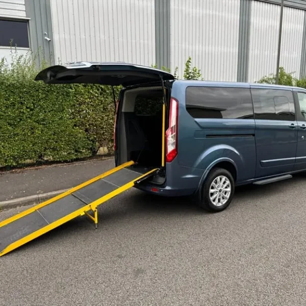 2022 Ford Tourneo Custom Titanium LWB 5-seat MPV