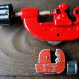 Screwdrivers and Pipe Cutters - Image 4