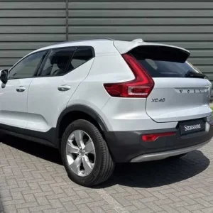 2020 Volvo XC40 Momentum Pro 5-door Estate - Image 3